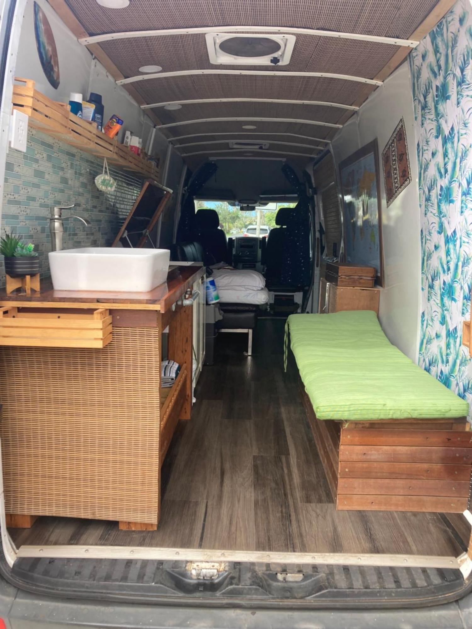 Oahu Camper Adventures Hotell Kailua Eksteriør bilde